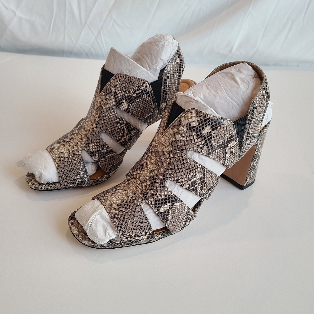 NWT Corso Como Shoes NWT 8M Snake Print